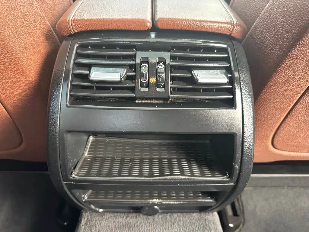 BMW 5 Series 2016 — фото 15