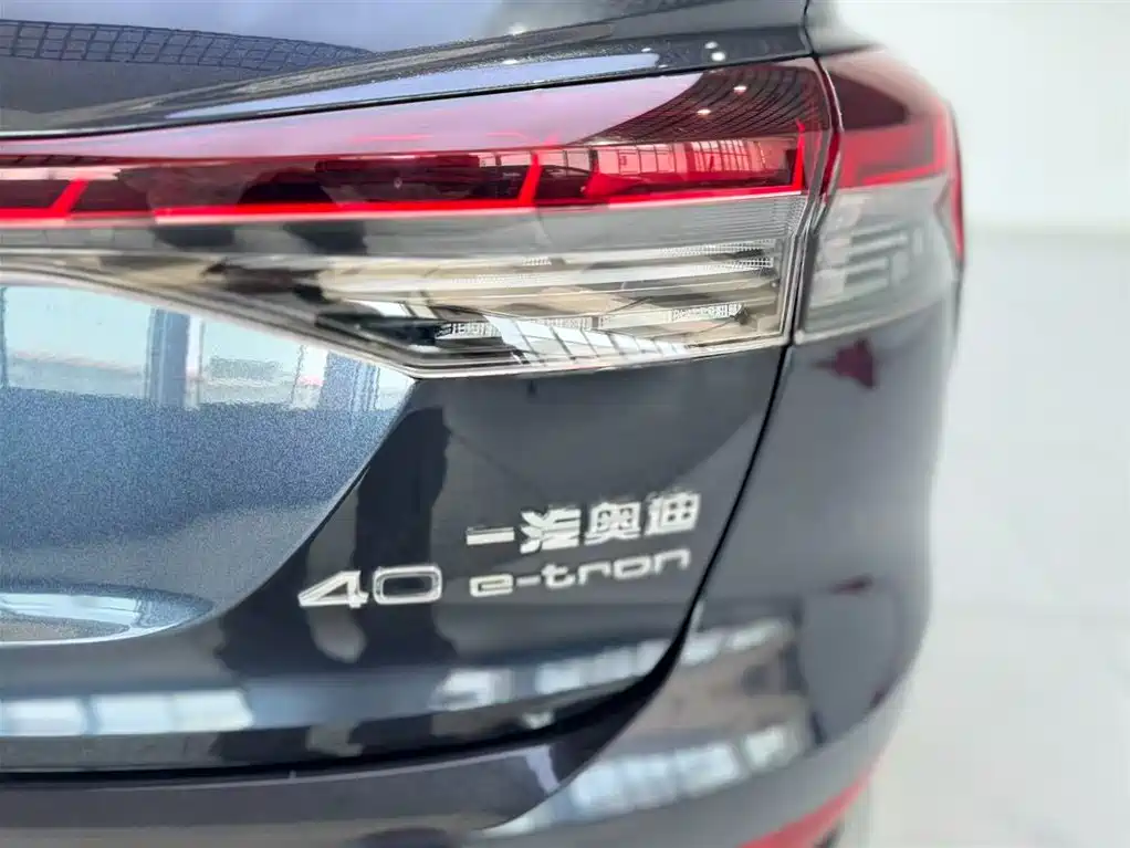 Audi Q4 E-Tron 2024 — фото 18