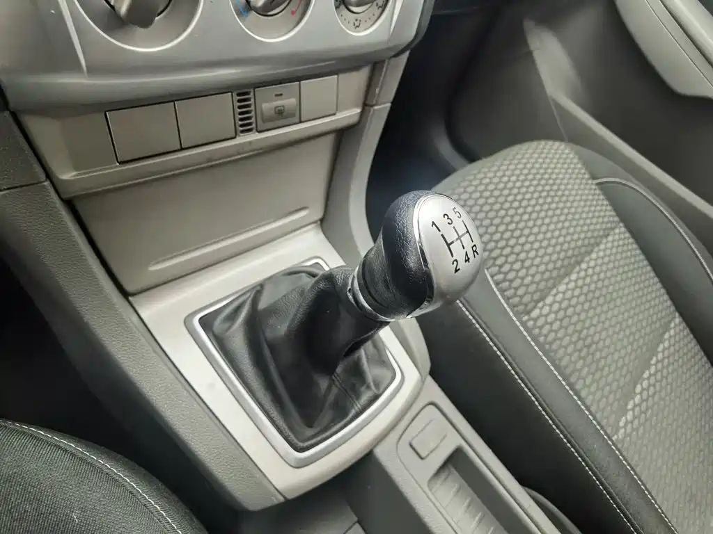 Ford Focus 2016 — фото 13