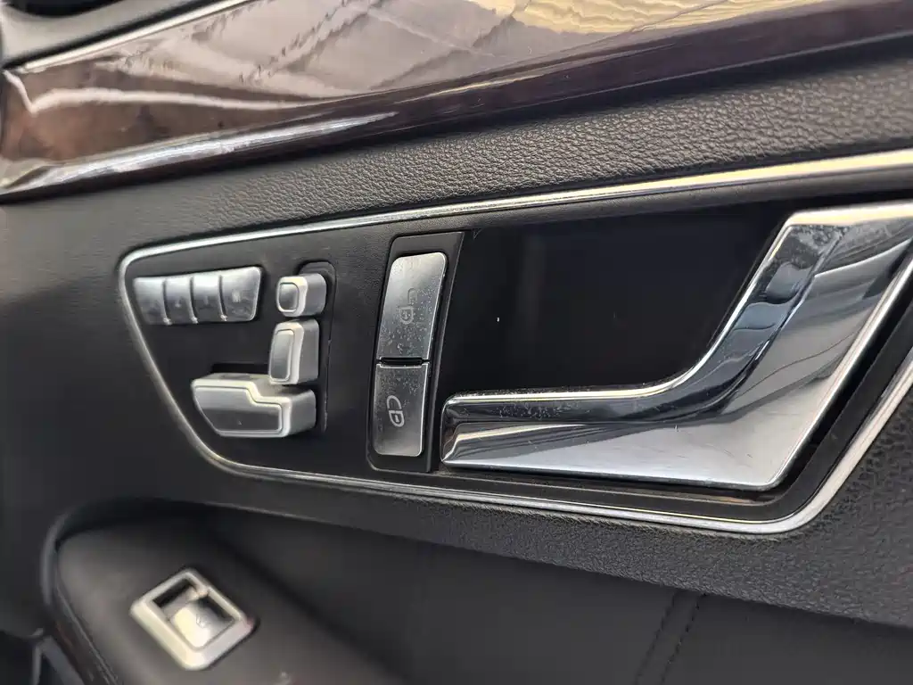 Mercedes-Benz E-Class 2013 — фото 11