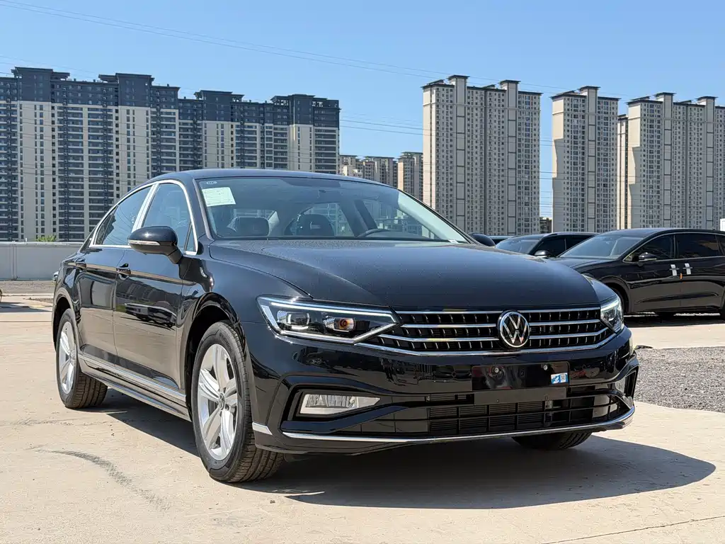 Volkswagen Magotan 2025