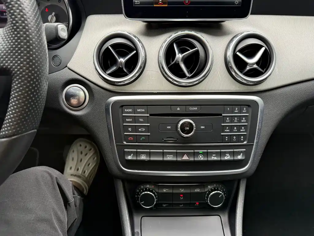 Mercedes-Benz GLA 2016 — фото 25