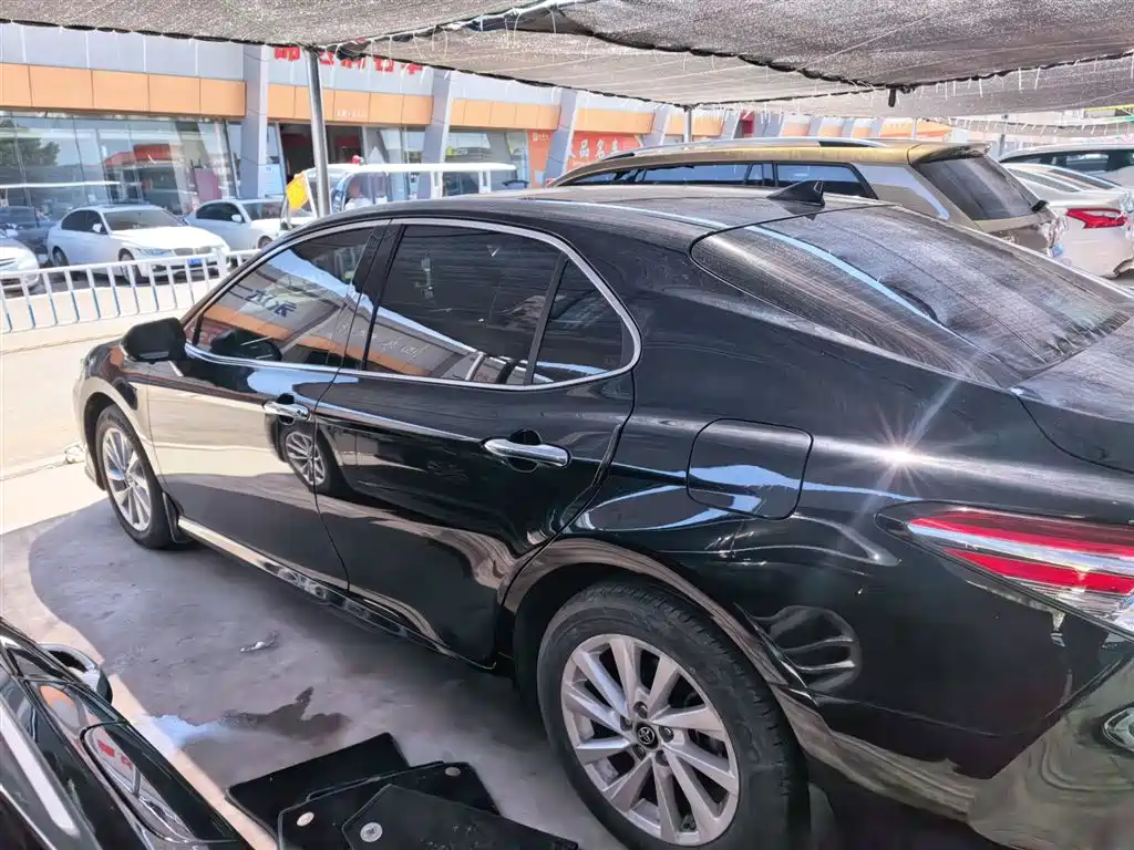 Toyota Camry 2022 — фото 13