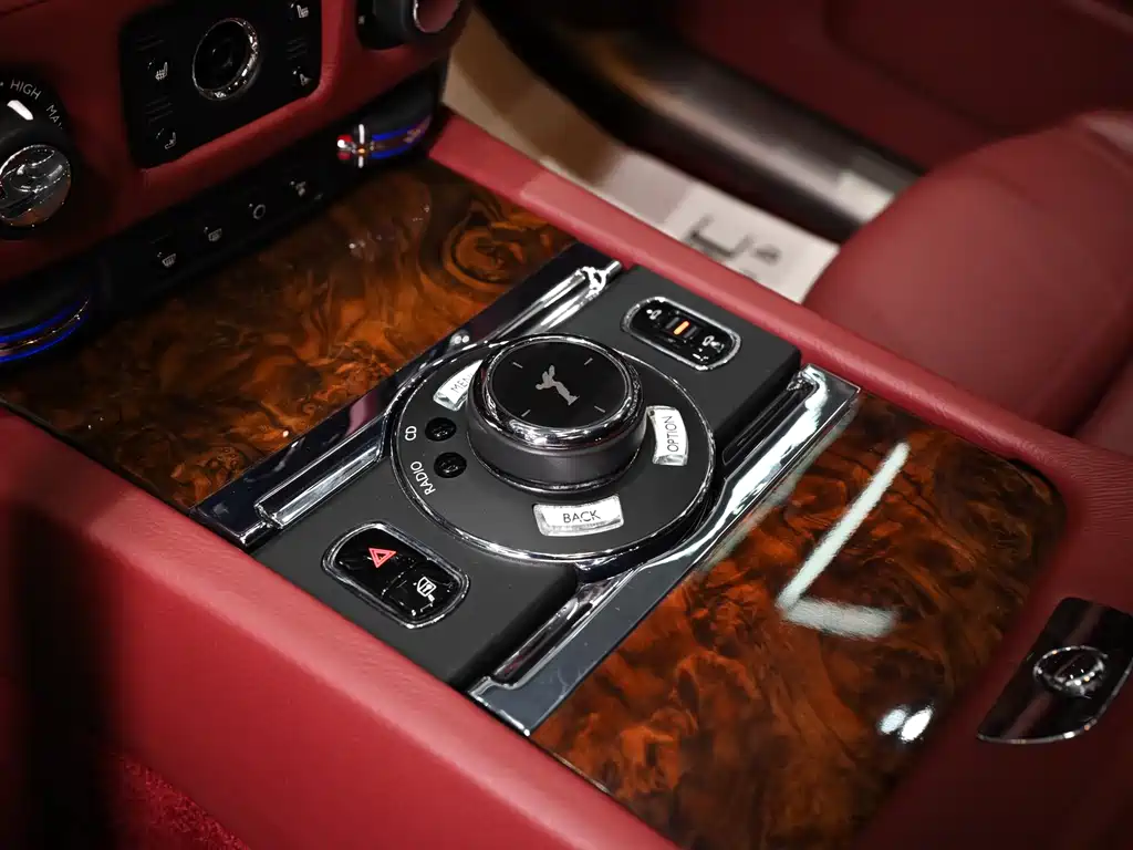 Rolls-Royce Ghost 2016 — фото 15