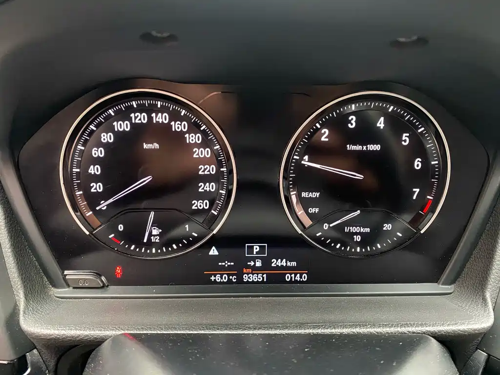 BMW 1 Series 2018 — фото 15