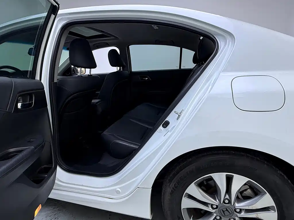 Honda Accord 2014 — фото 12