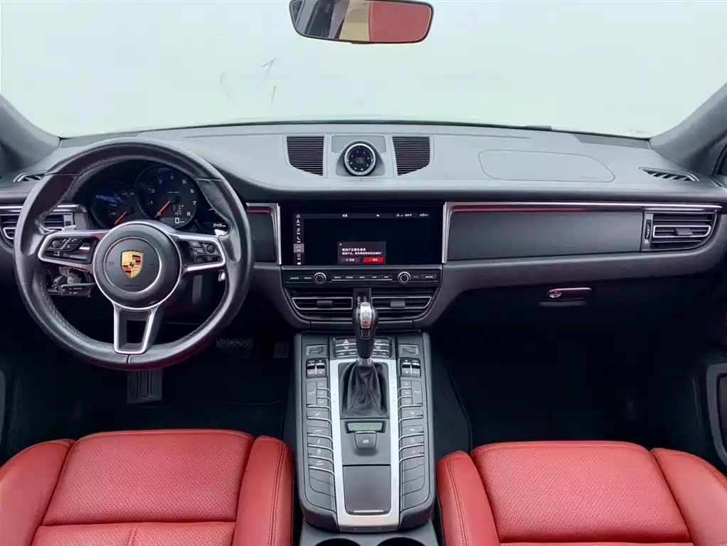 Porsche Macan 2020 — фото 18