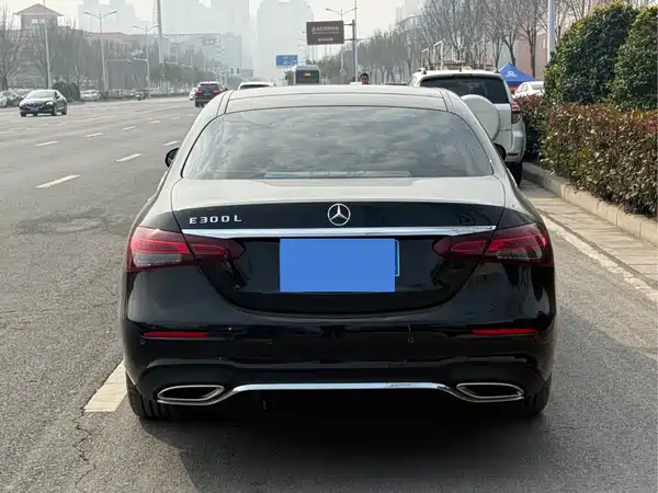 Mercedes-Benz E-Class 2023