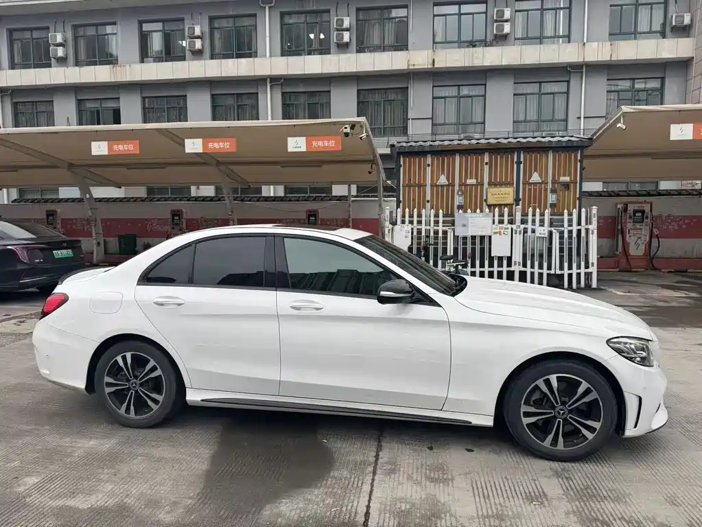 Mercedes-Benz C-Class 2020