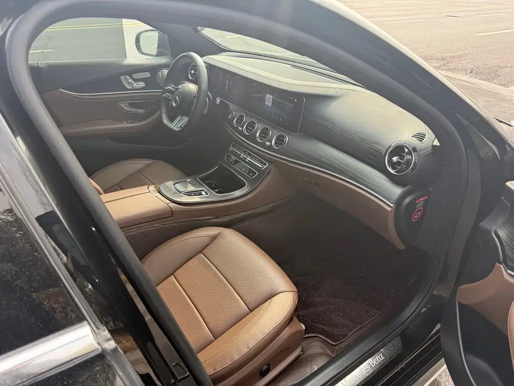 Mercedes-Benz E-Class 2023 — фото 9