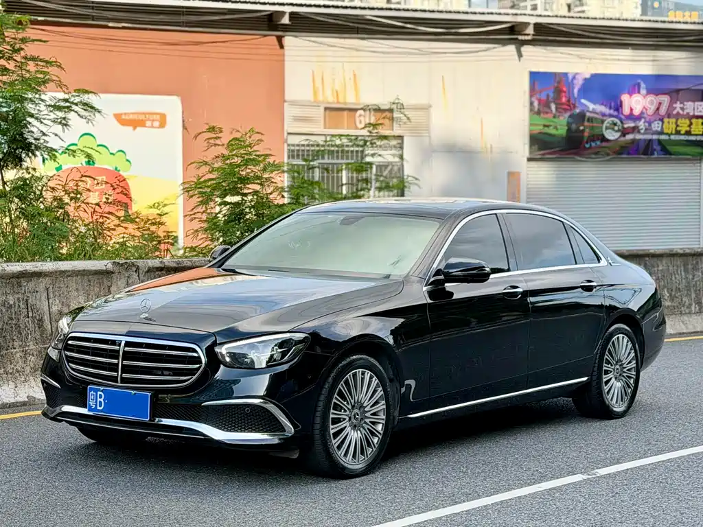 Mercedes-Benz E-Class 2022 — фото 1