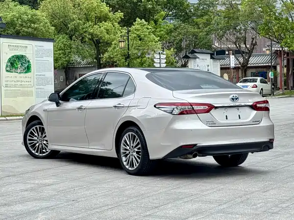 Toyota Camry 2019