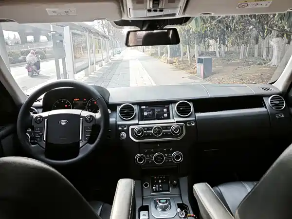 Land Rover Discovery 2016