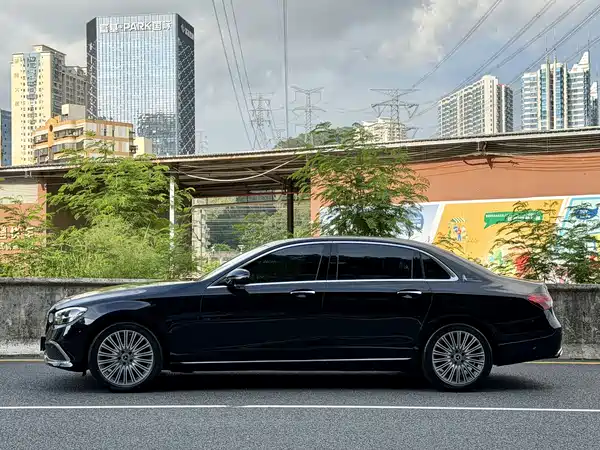 Mercedes-Benz E-Class 2022