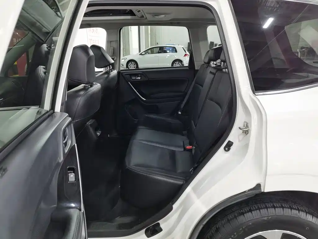 Subaru Forester 2017 — фото 15
