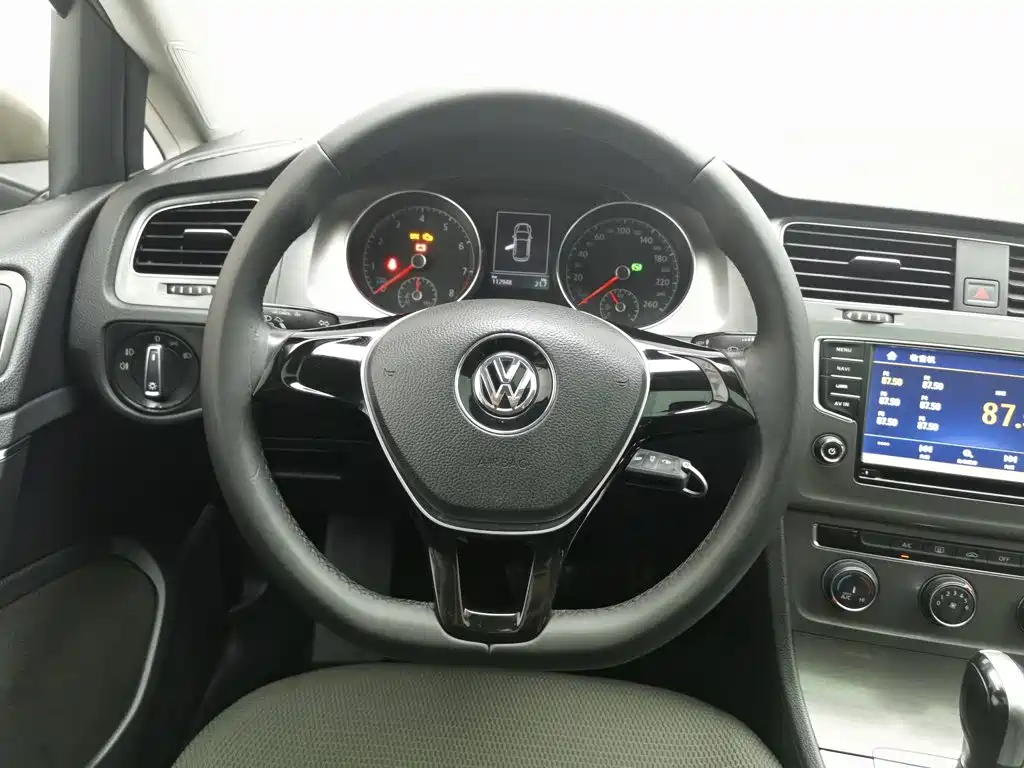 Volkswagen Golf 2015 — фото 11