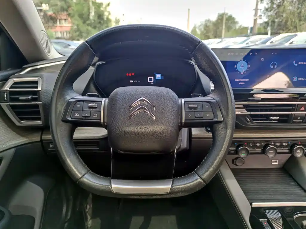 Citroën Versailles C5 X 2024 — фото 12