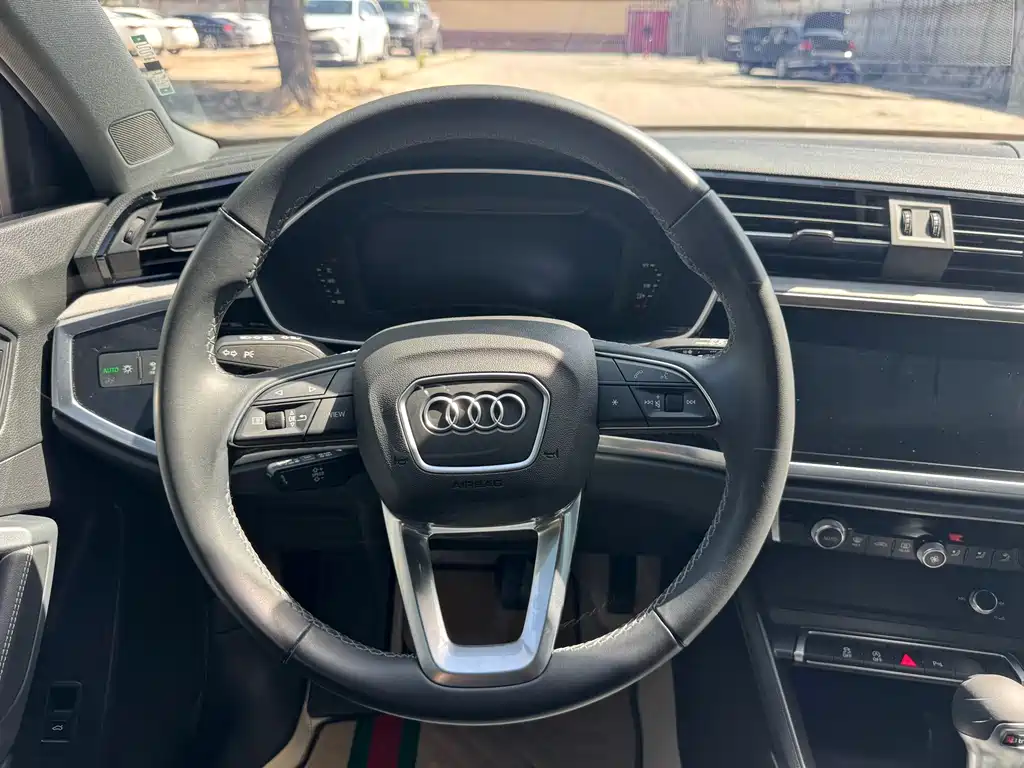 Audi Q3 2024 — фото 13
