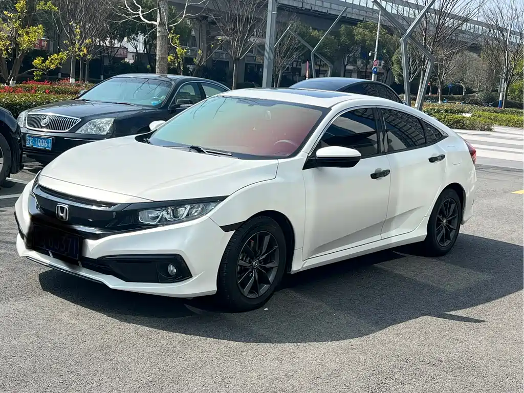 Honda Civic 2021 — фото 1