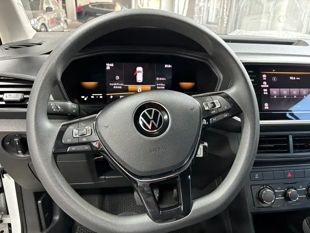 Volkswagen T-Cross 2023 — фото 14