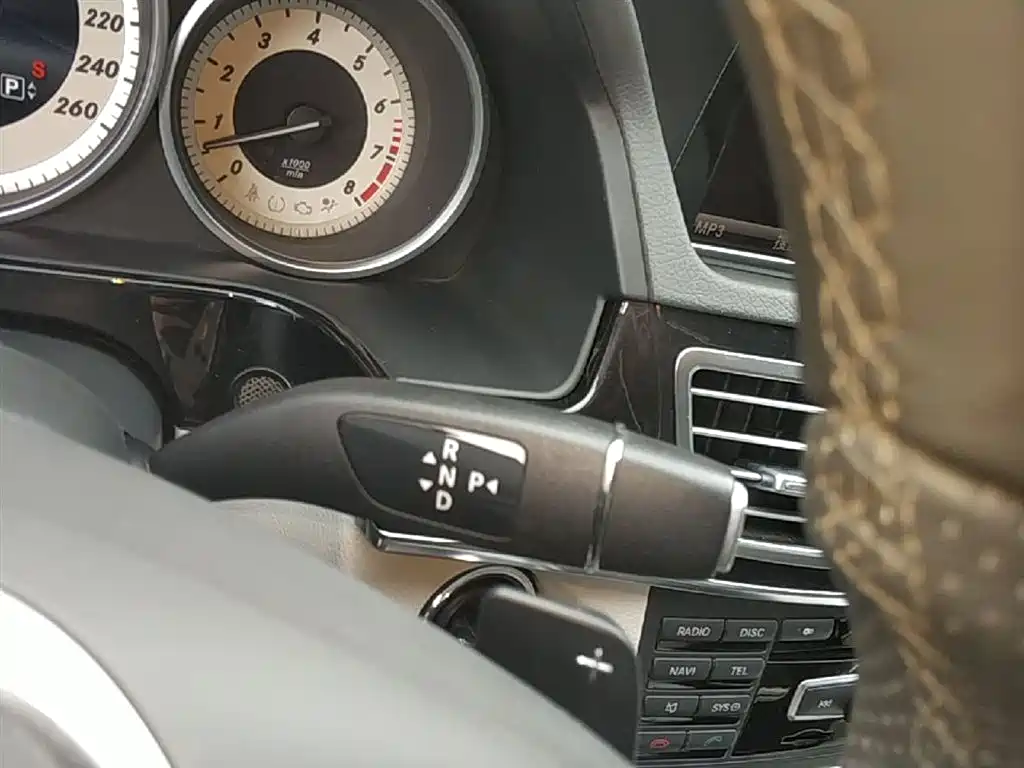 Mercedes-Benz E-Class 2014 — фото 14