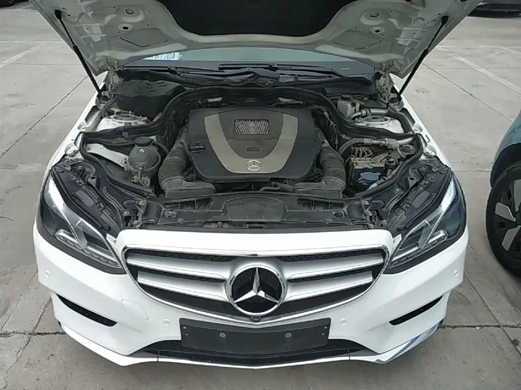 Mercedes-Benz E-Class 2014 — фото 20