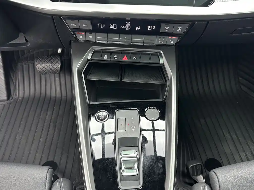 Audi A3 2023 — фото 14