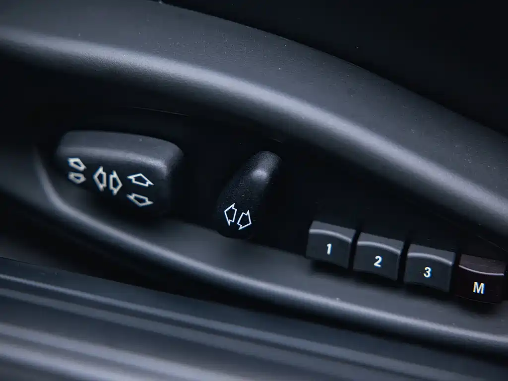 BMW 6 Series 2010 — фото 23