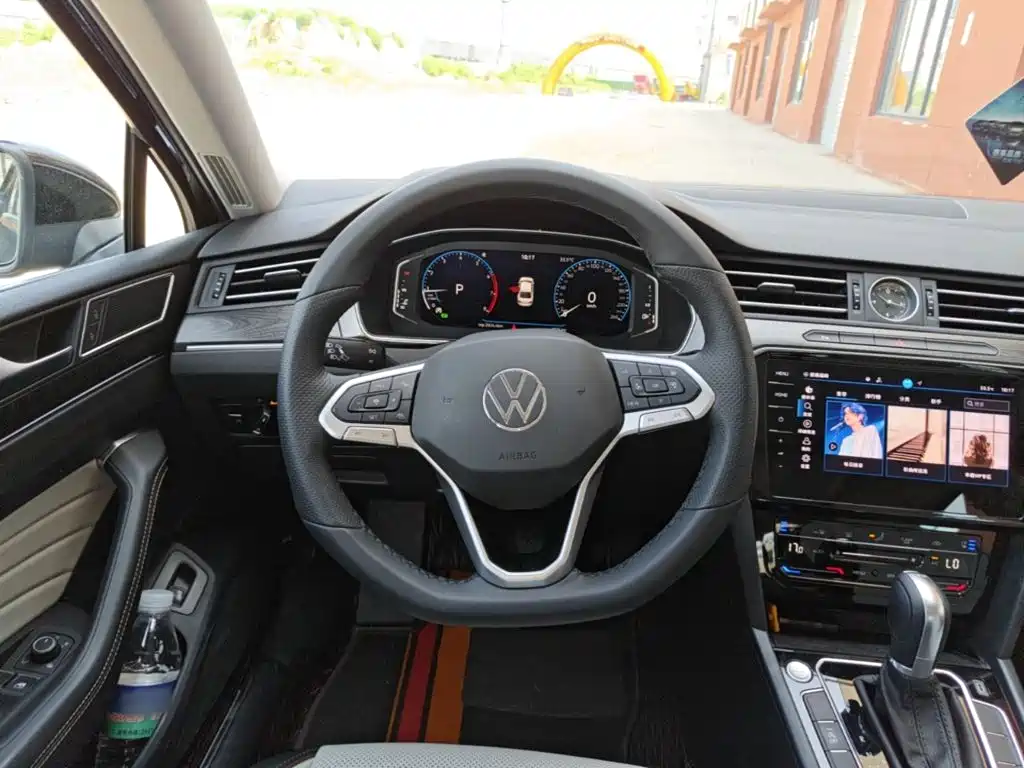 Volkswagen Magotan 2025