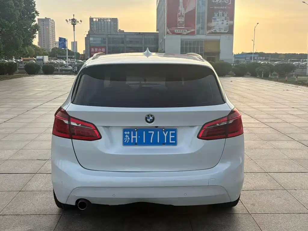 BMW 2 Series Active Tourer 2018 — фото 8
