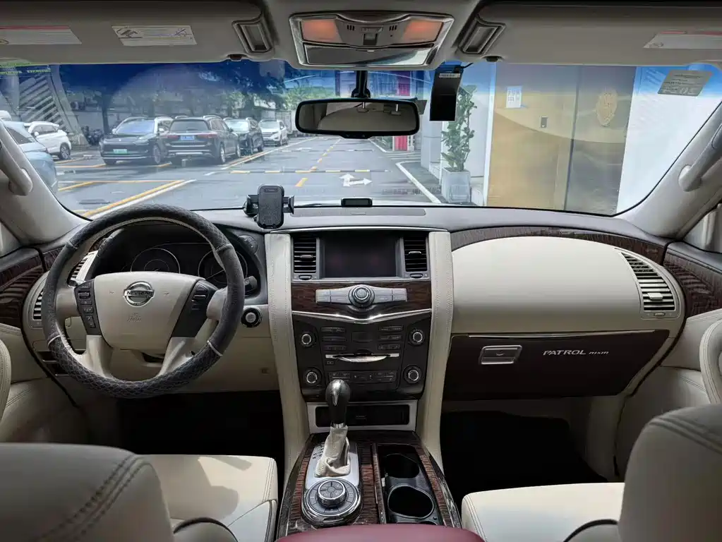 Nissan Patrol 2018 — фото 16