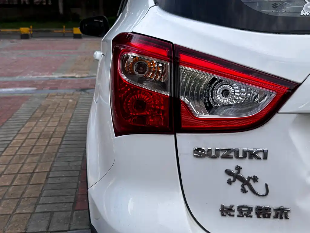 Suzuki S-Cross 2014