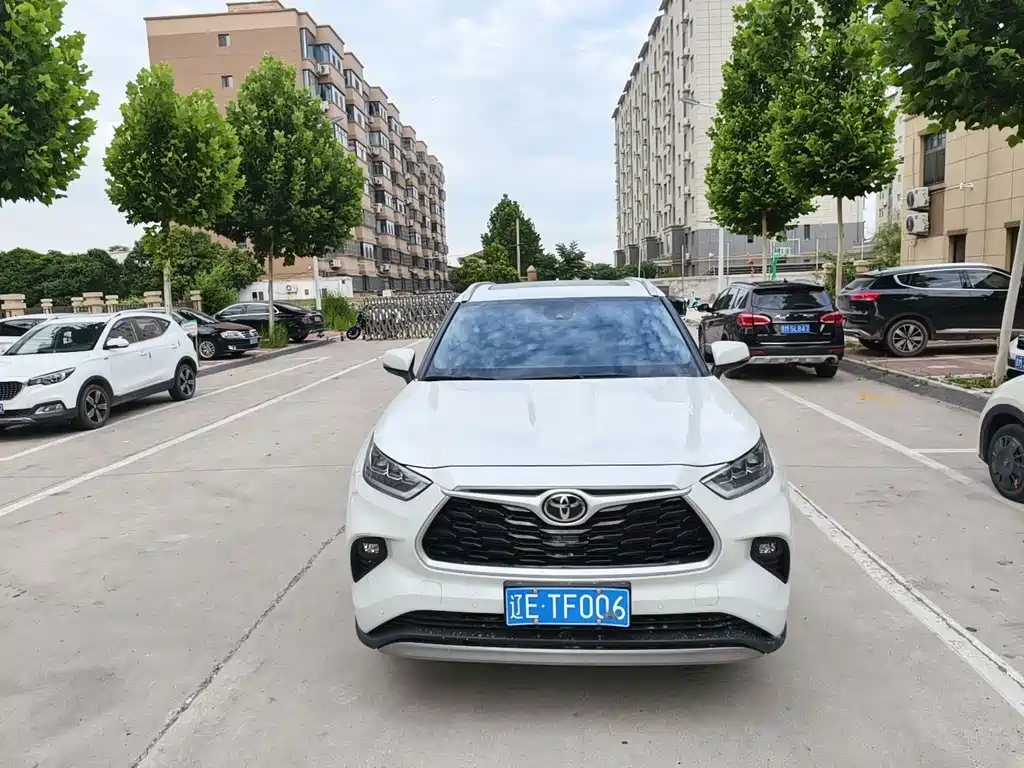 Toyota Highlander 2025