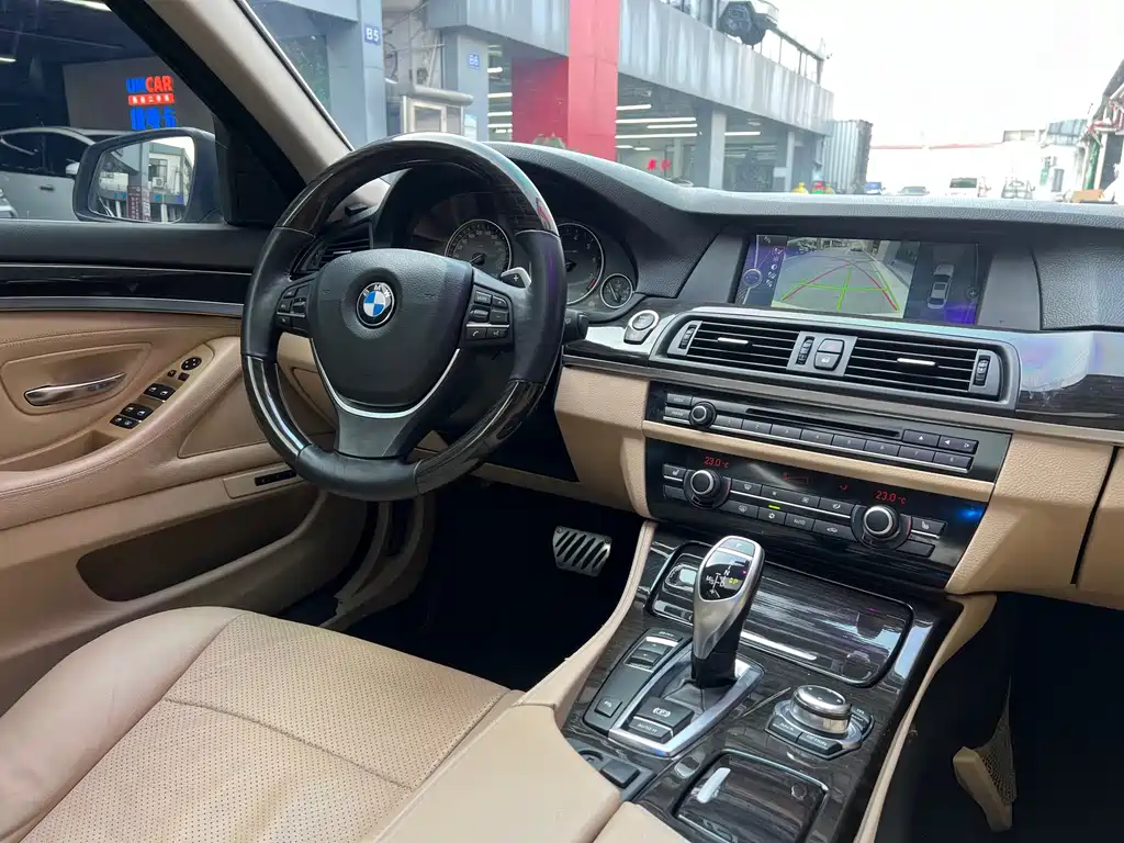 BMW 5 Series 2012 — фото 15