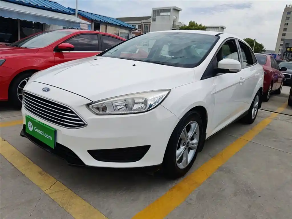 Ford Focus 2018 — фото 1