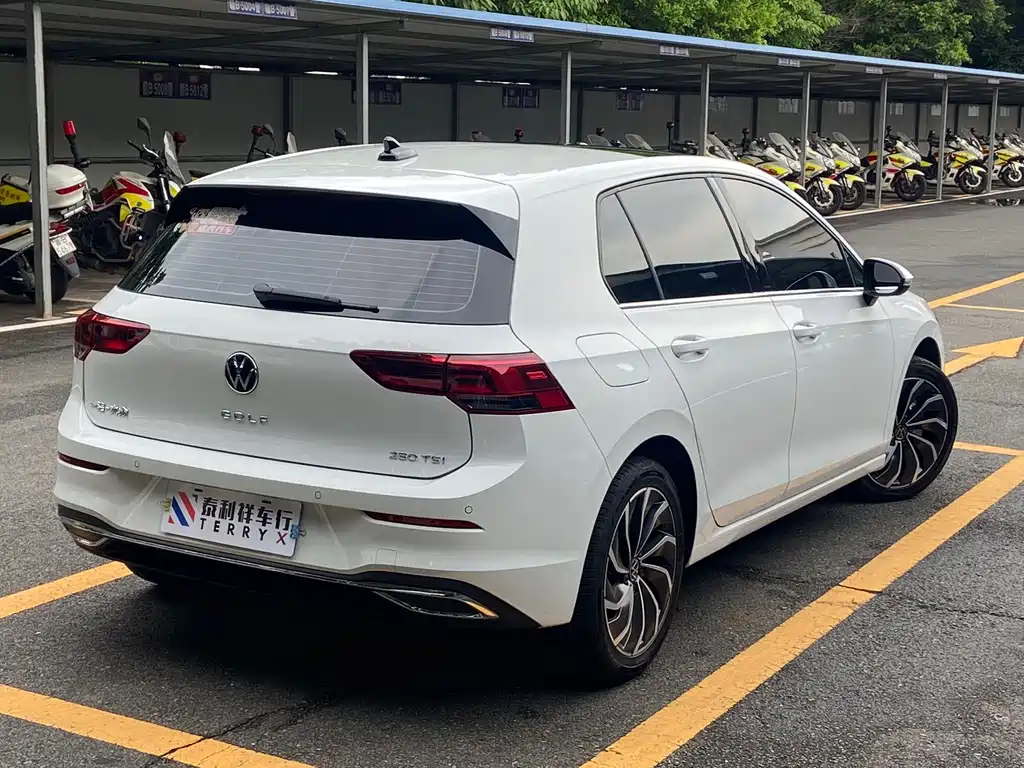 Volkswagen Golf 2023