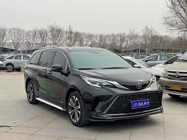 Toyota Granvia 2023