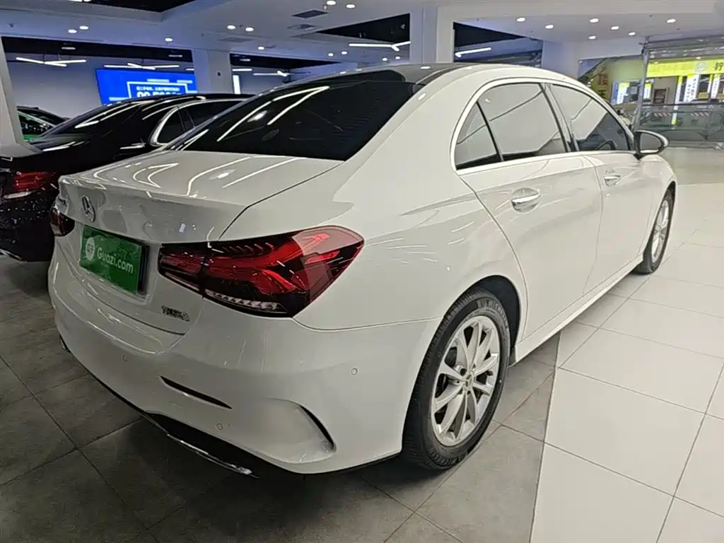 Mercedes-Benz A-Class 2022 — фото 7