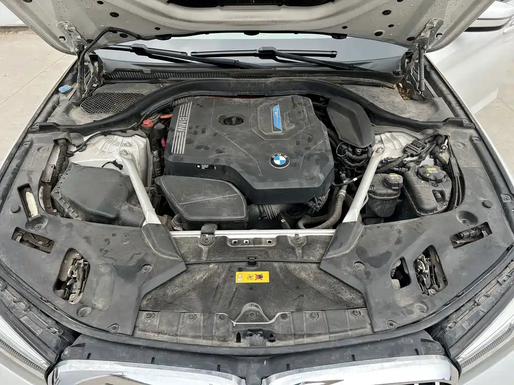 BMW 5 Series New Energy 2021 — фото 10