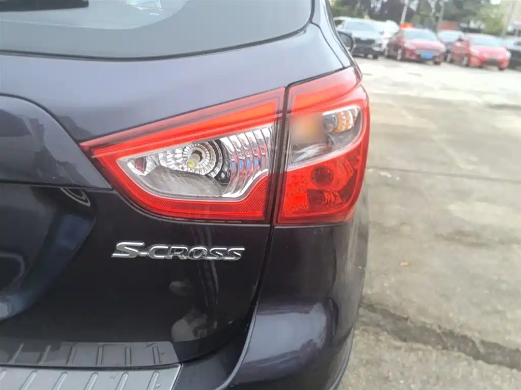 Suzuki S-Cross 2015 — фото 8