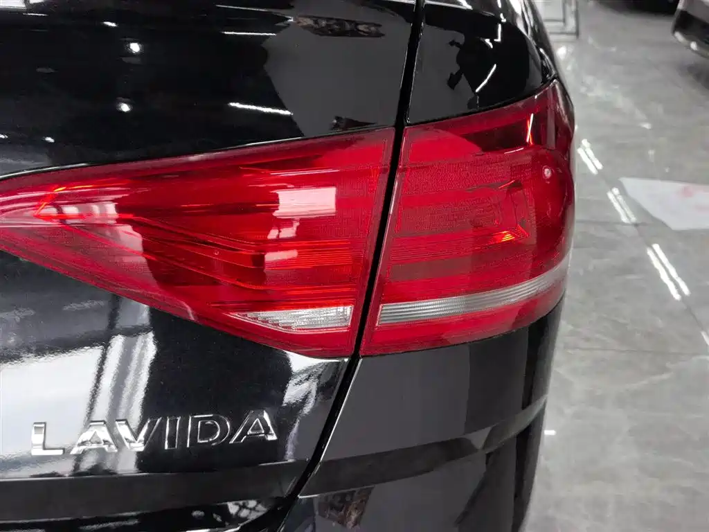 Volkswagen Lavida 2018 — фото 10