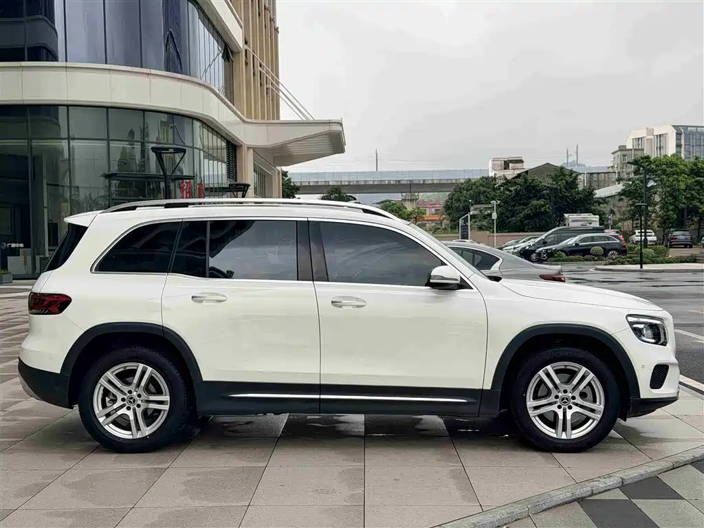 Mercedes-Benz GLB 2023 — фото 27