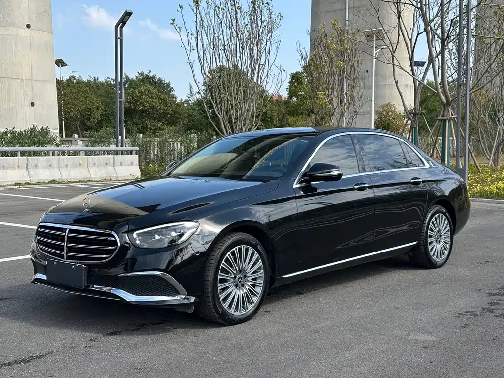 Mercedes-Benz E-Class 2023 — фото 1