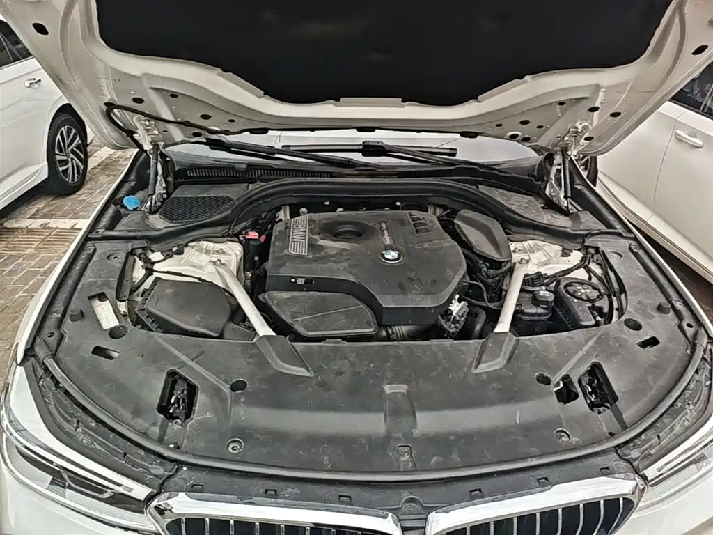 BMW 6 Series GT 2019 — фото 20