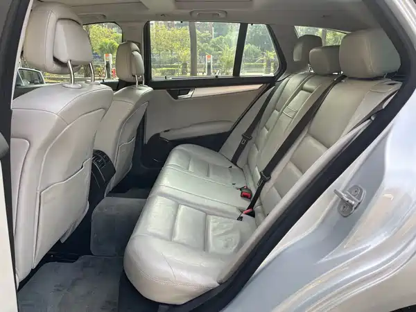 Mercedes-Benz C-Class 2010