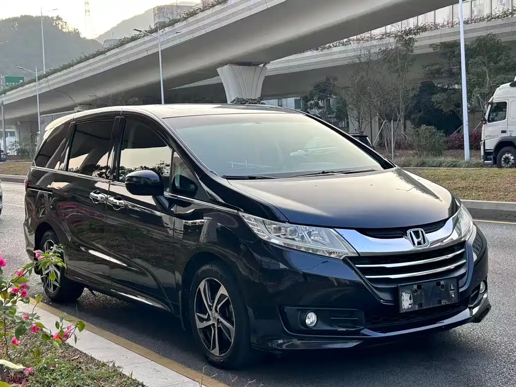 Honda Odyssey 2017 — фото 5