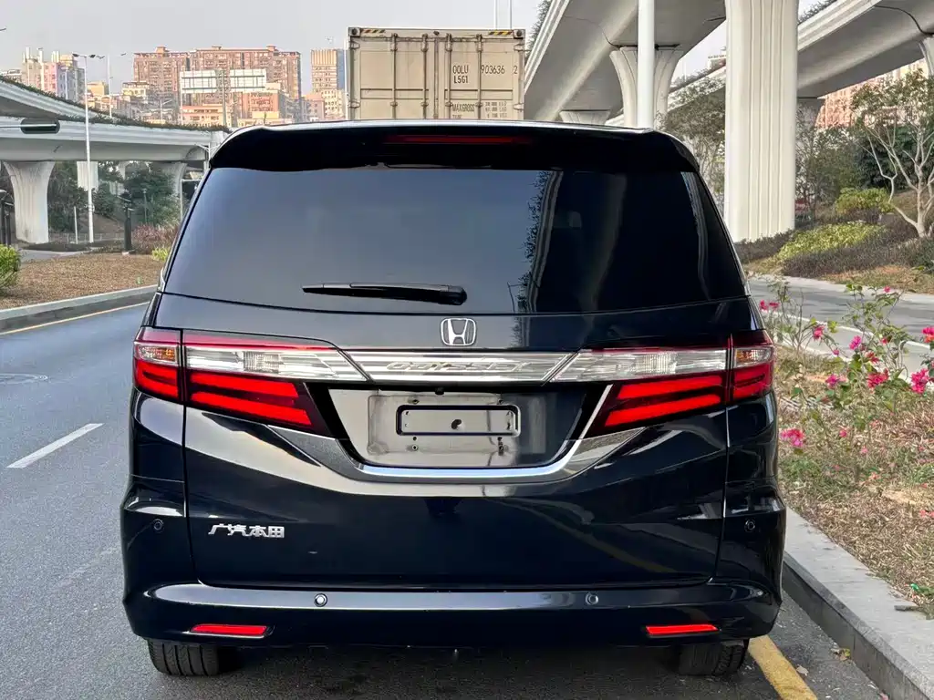 Honda Odyssey 2017 — фото 7