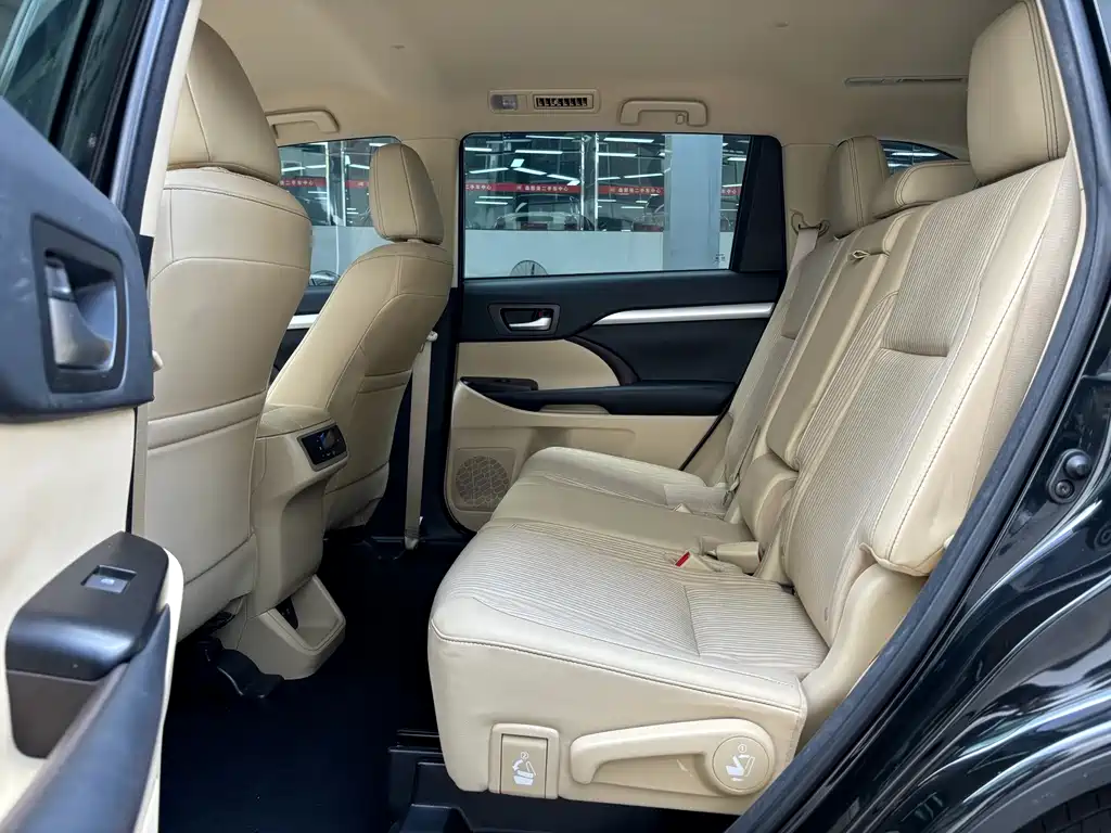 Toyota Highlander 2019 — фото 10