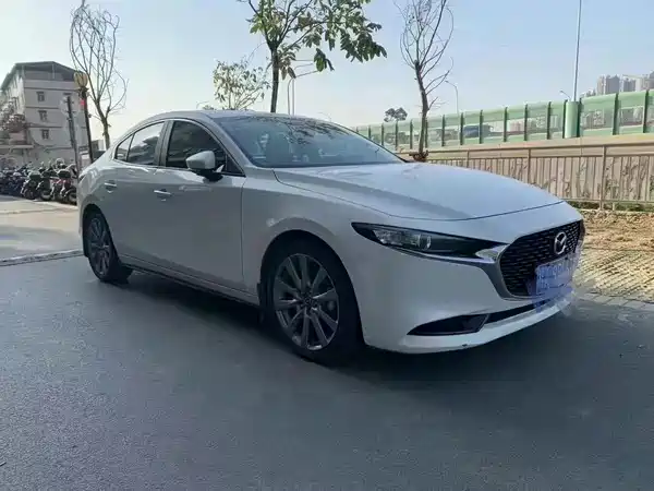 Mazda 3 Axela 2021