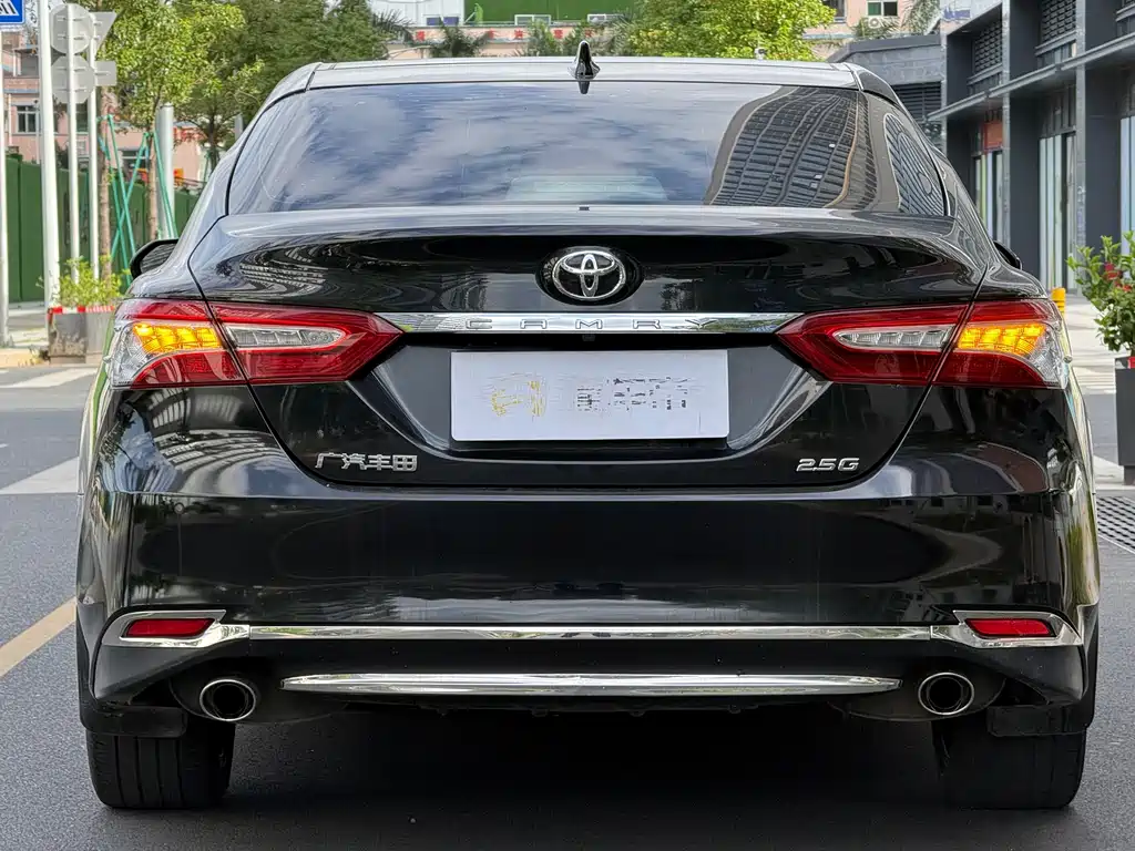 Toyota Camry 2021 — фото 13